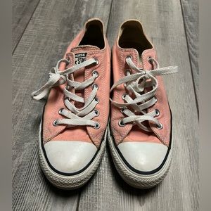 Light pink converse